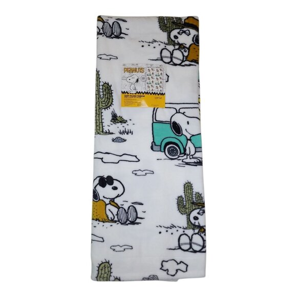 Peanuts Snoopy Soft Plush Throw Blanket 50" X 70" Super Soft Western Camping - Picture 1 of 11
